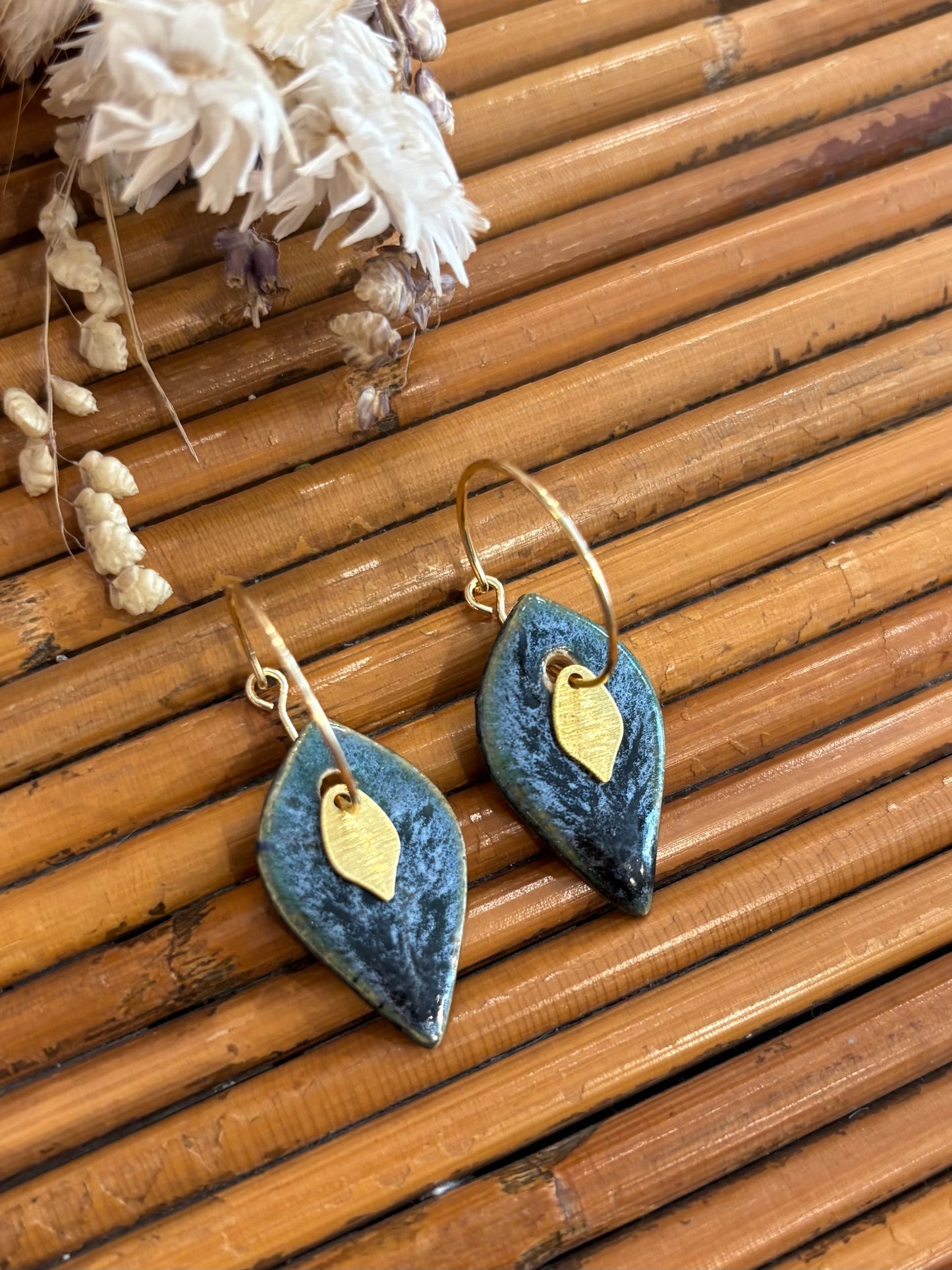 Boucles d'oreilles en céramique ovale vert bouteille