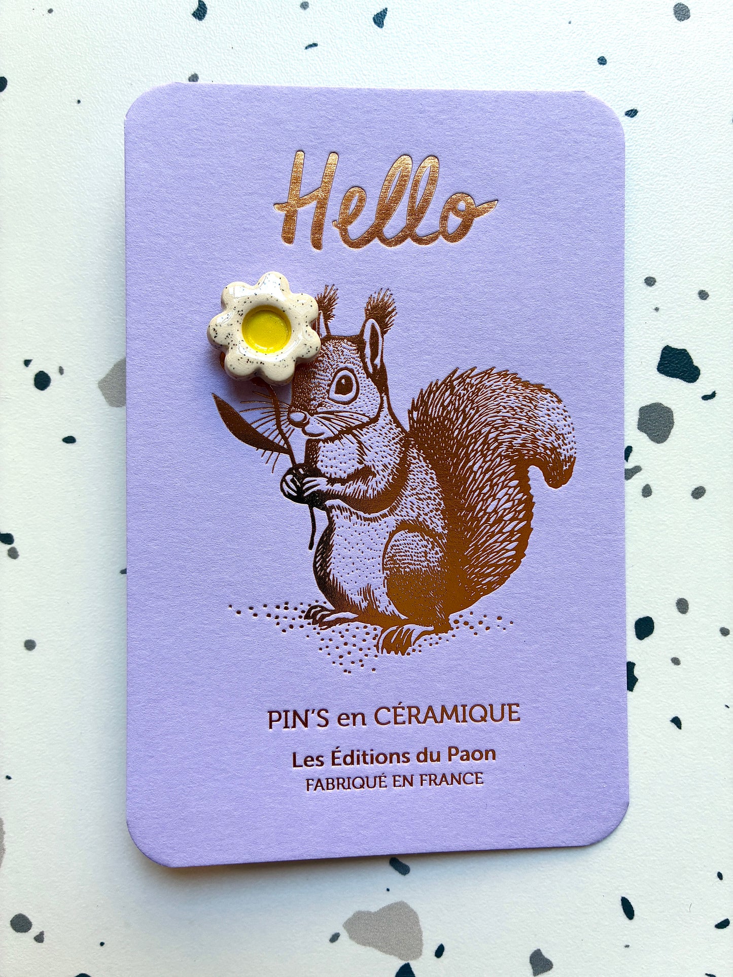 Pin’s en céramique fleur écureuil jaune