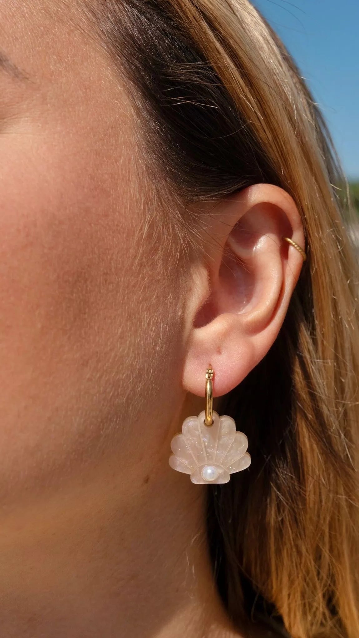Boucles Créoles Coquillages Nacrés et Perle