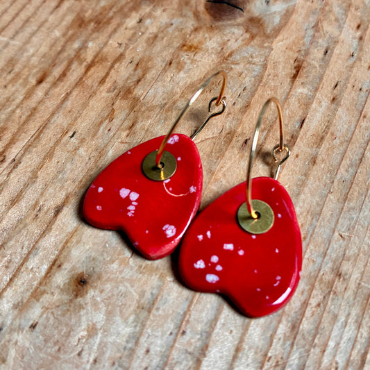 Boucles d'oreilles en céramique pétale rouge