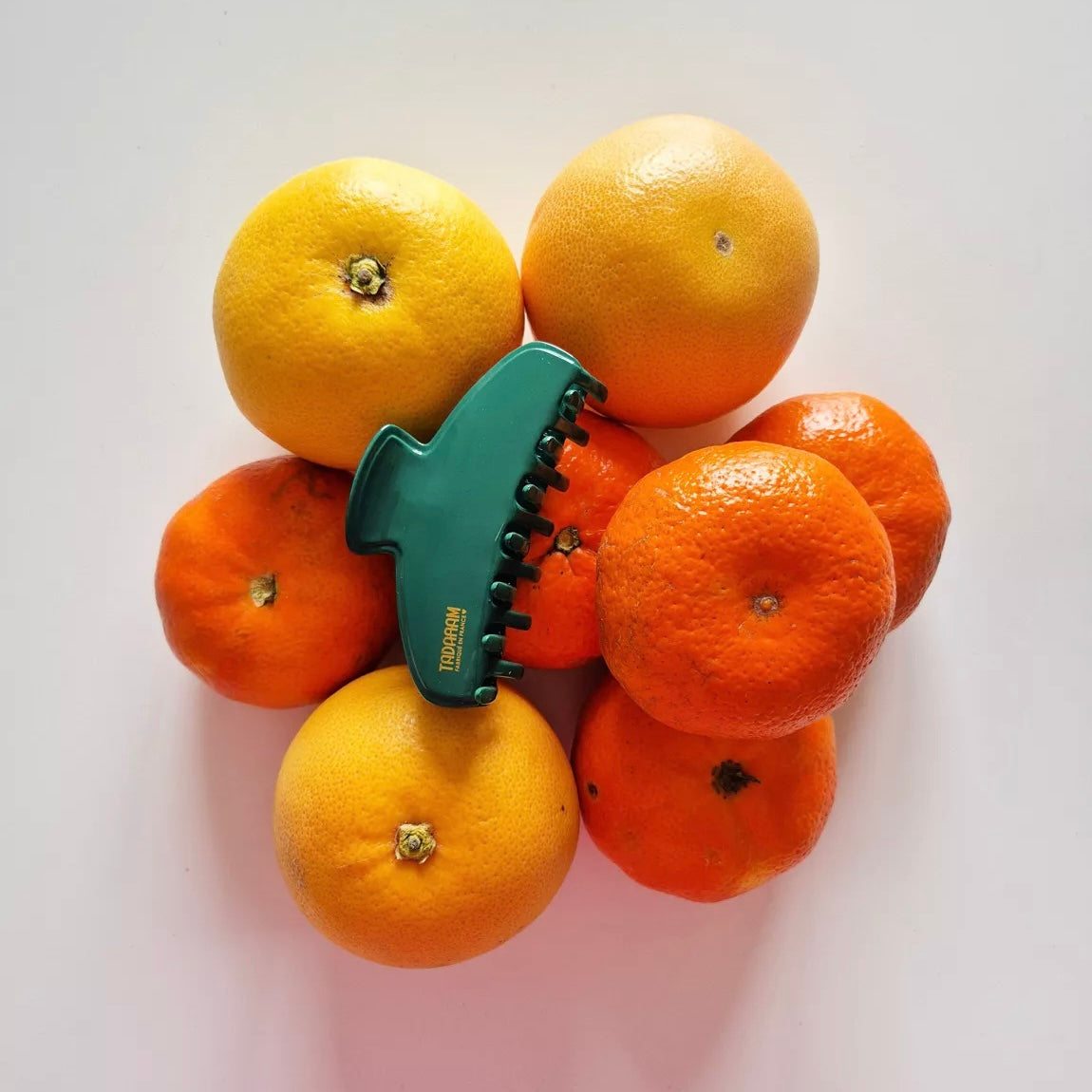 Pince à cheveux vert figuier