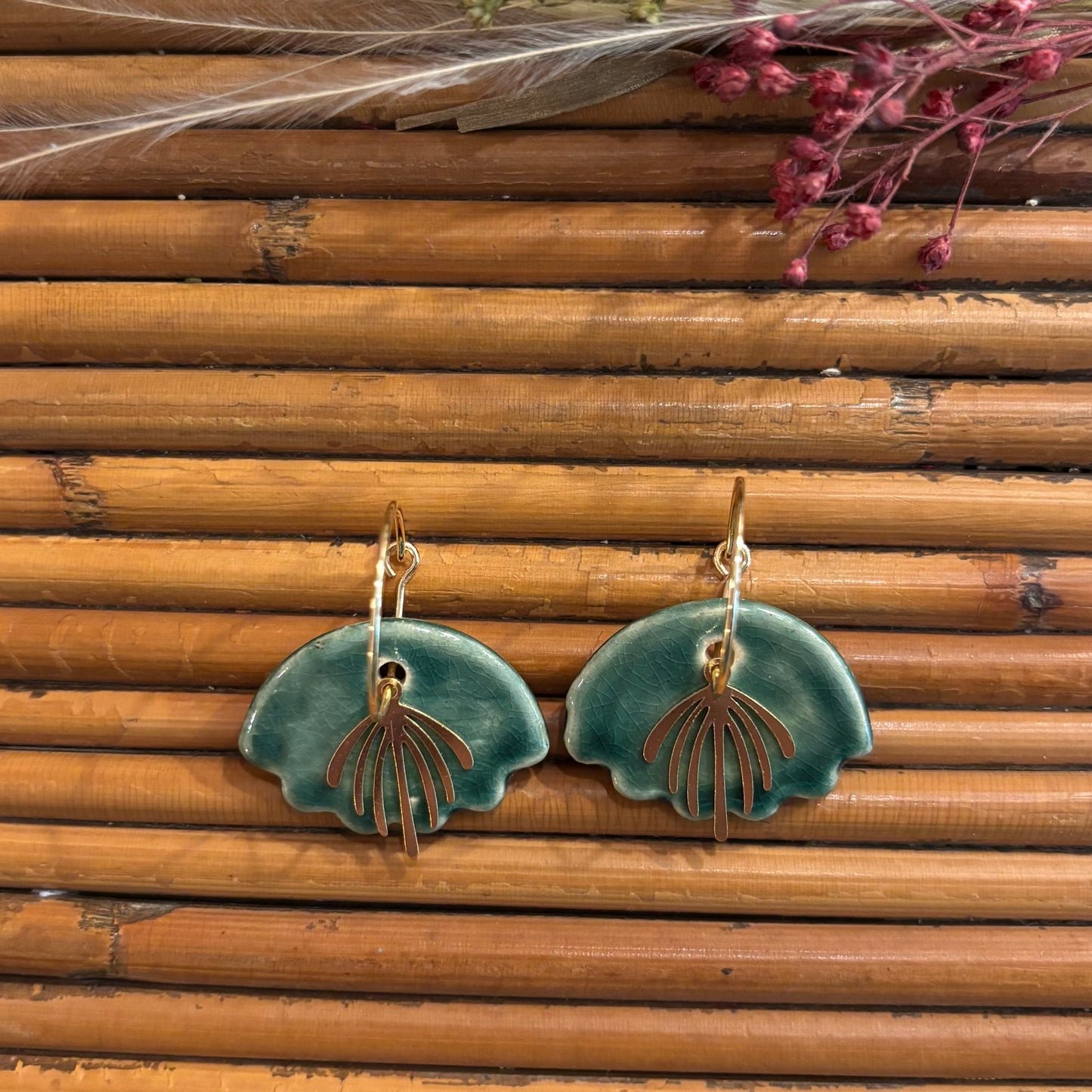 Boucles d'oreilles en céramique coquillage nuances vertes