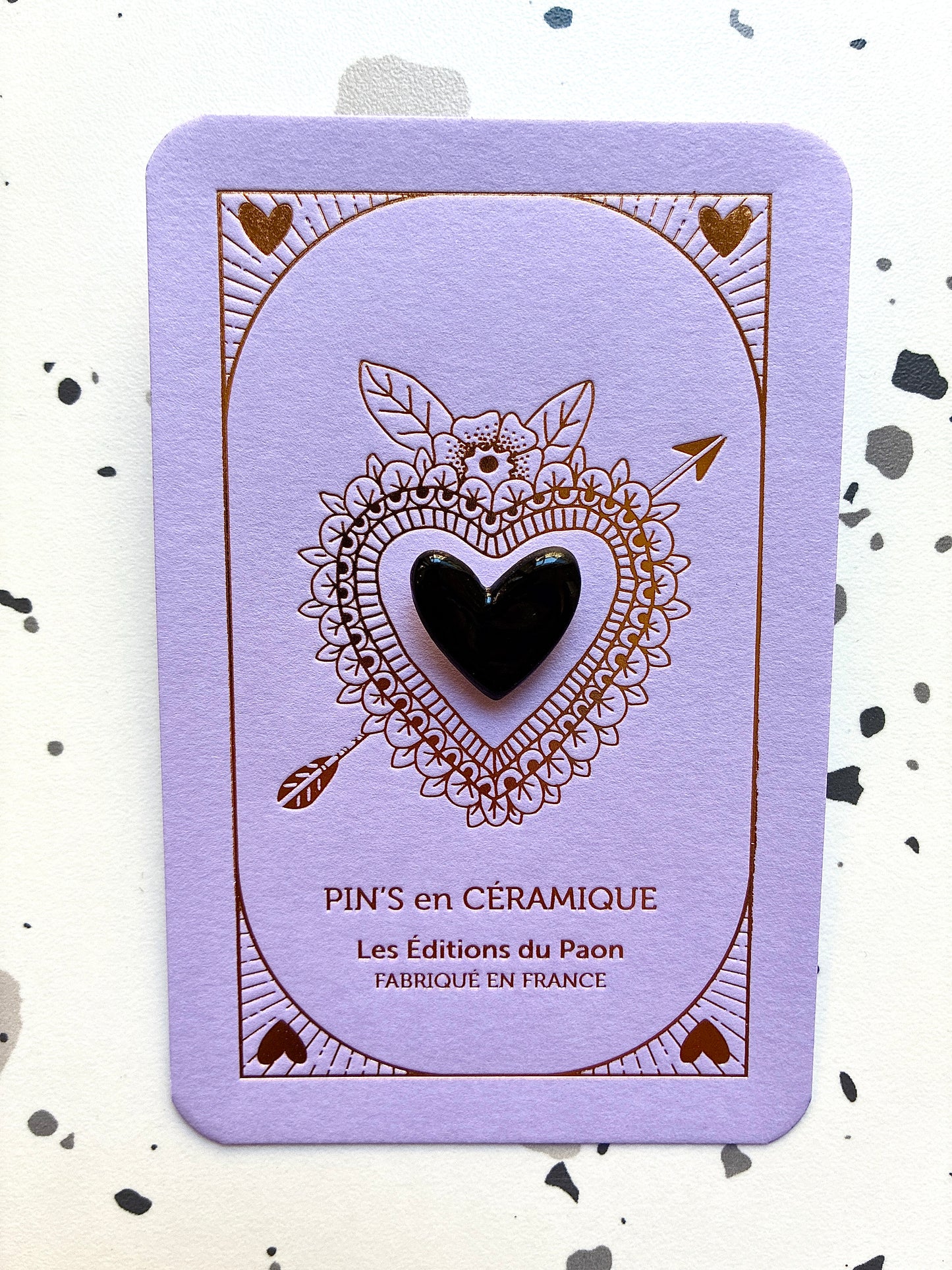 Pin’s en céramique cœur noir