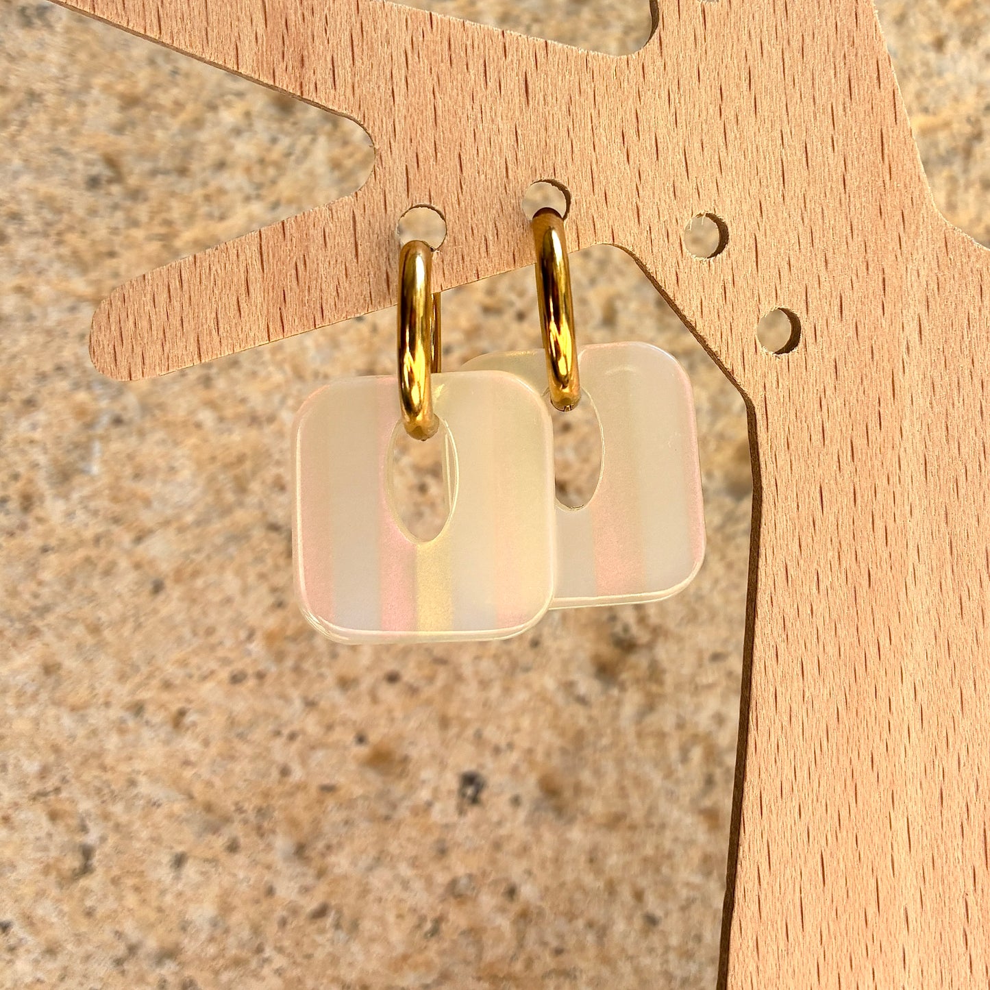 Boucles d’oreilles Candice nacre reflet jaune/rose
