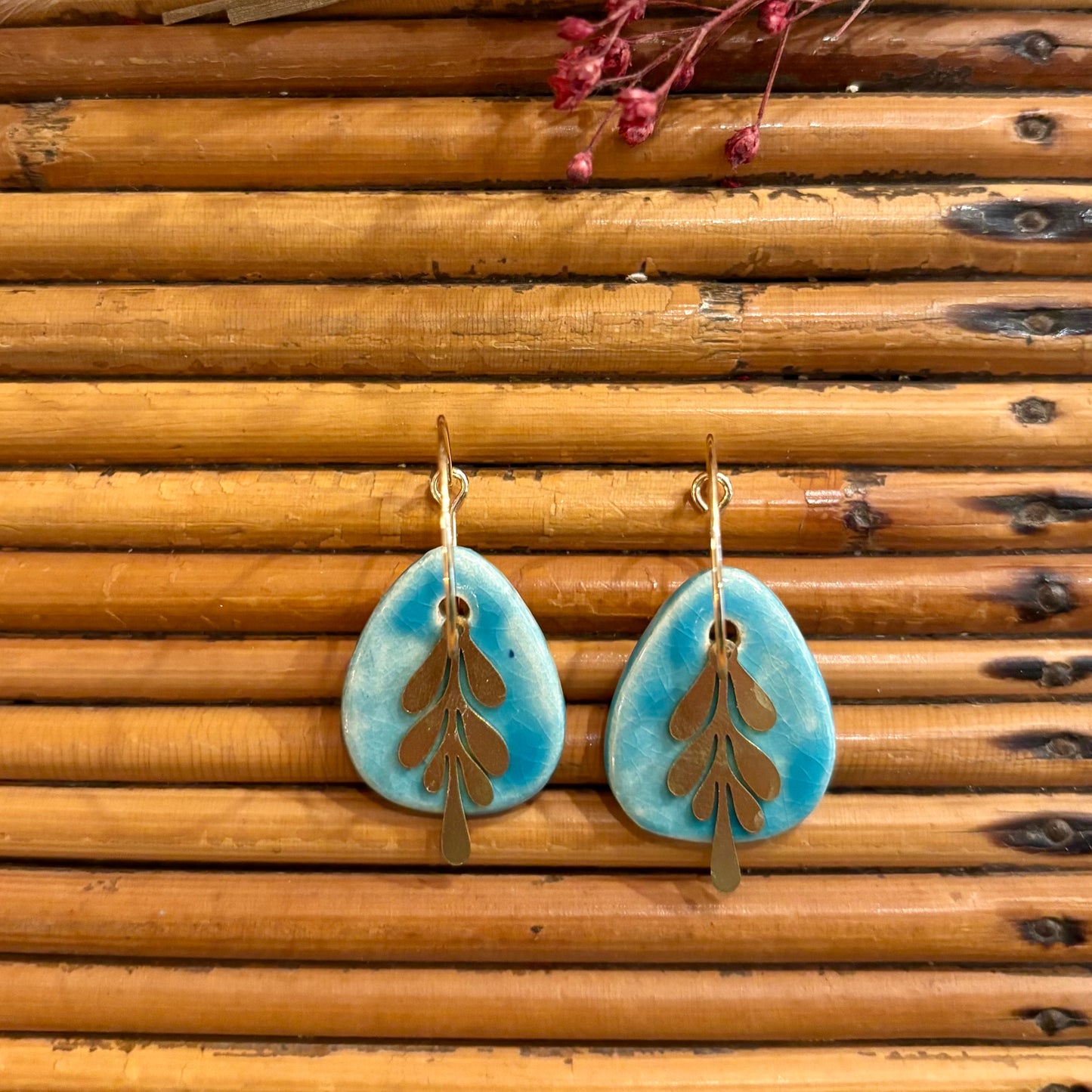 Boucles d'oreilles en céramique galet nuances vertes