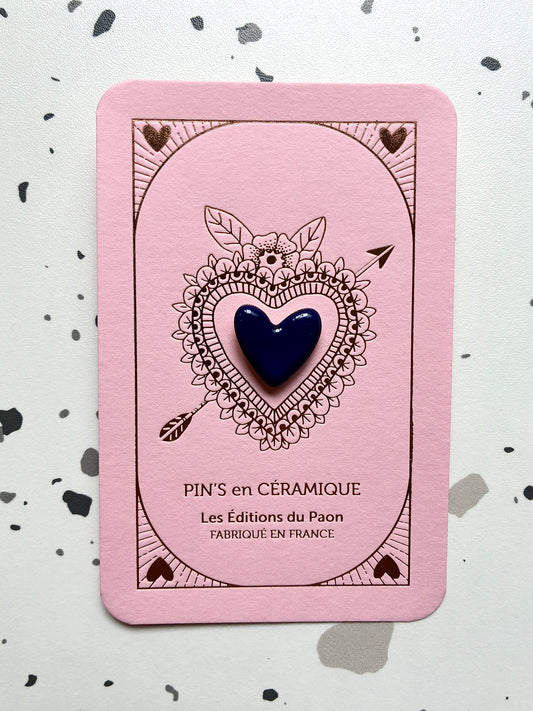Pin’s en céramique cœur bleu marine