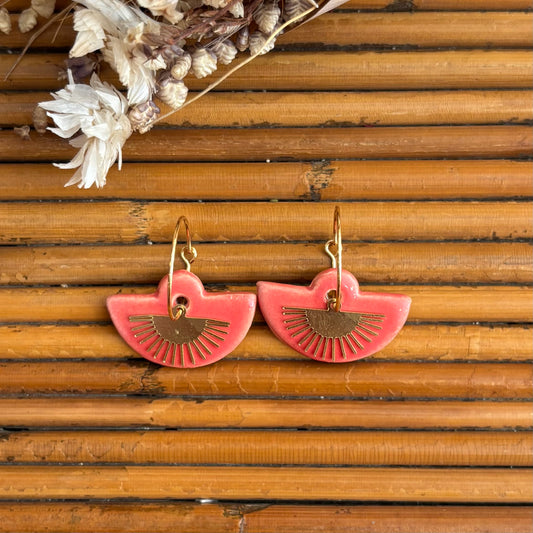 Boucles d'oreilles en céramique jupe rouge et éventail