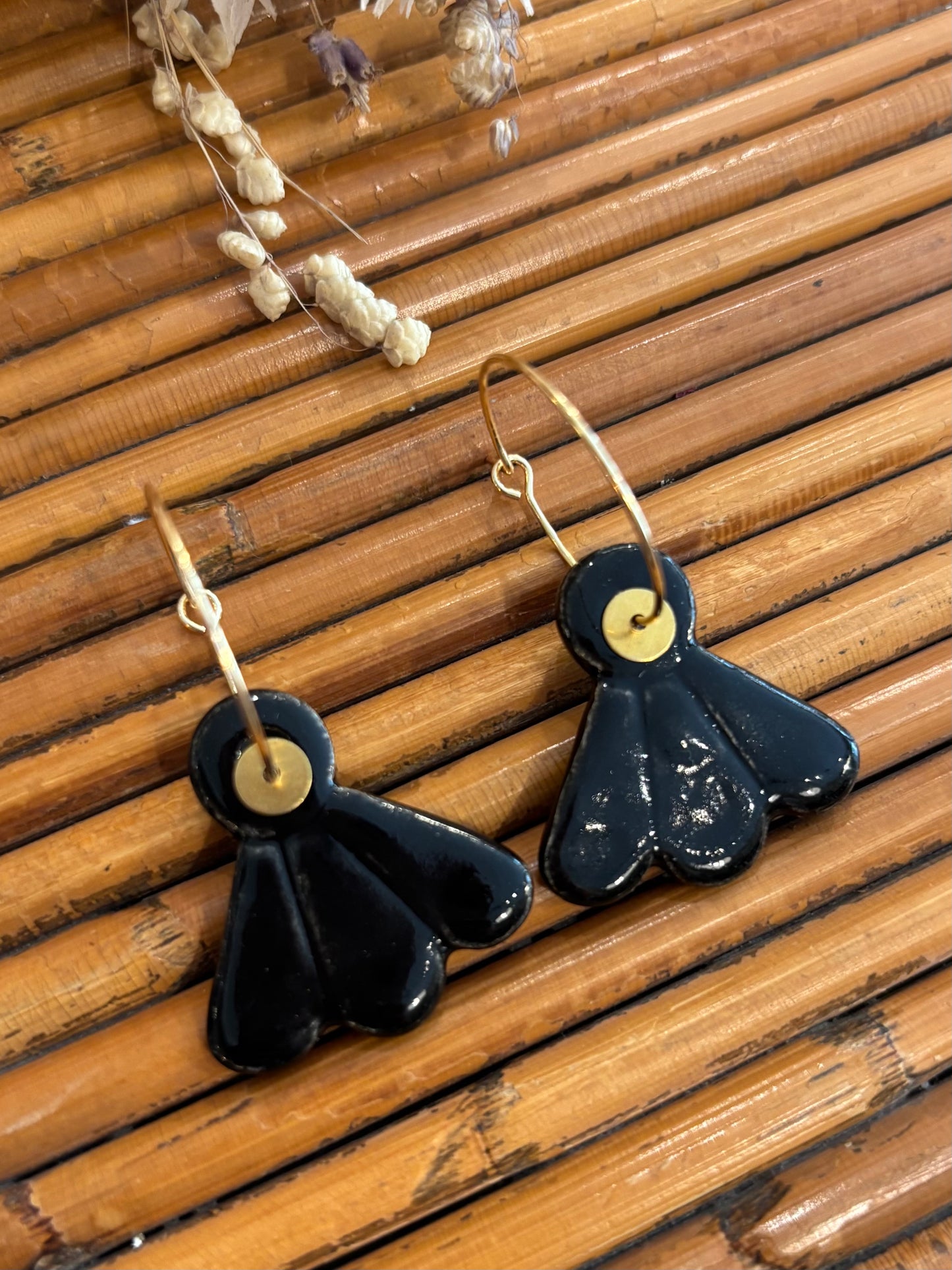 Boucles d'oreilles en céramique éventail noir