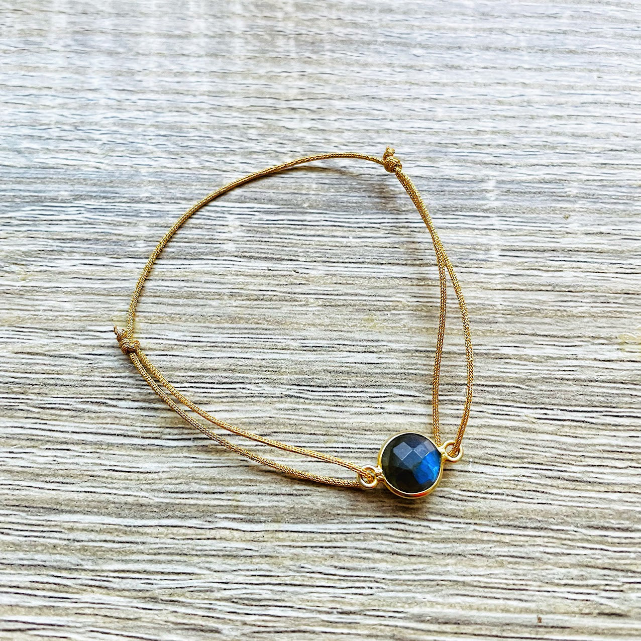 Bracelet Alba doré avec pierres semi-précieuses