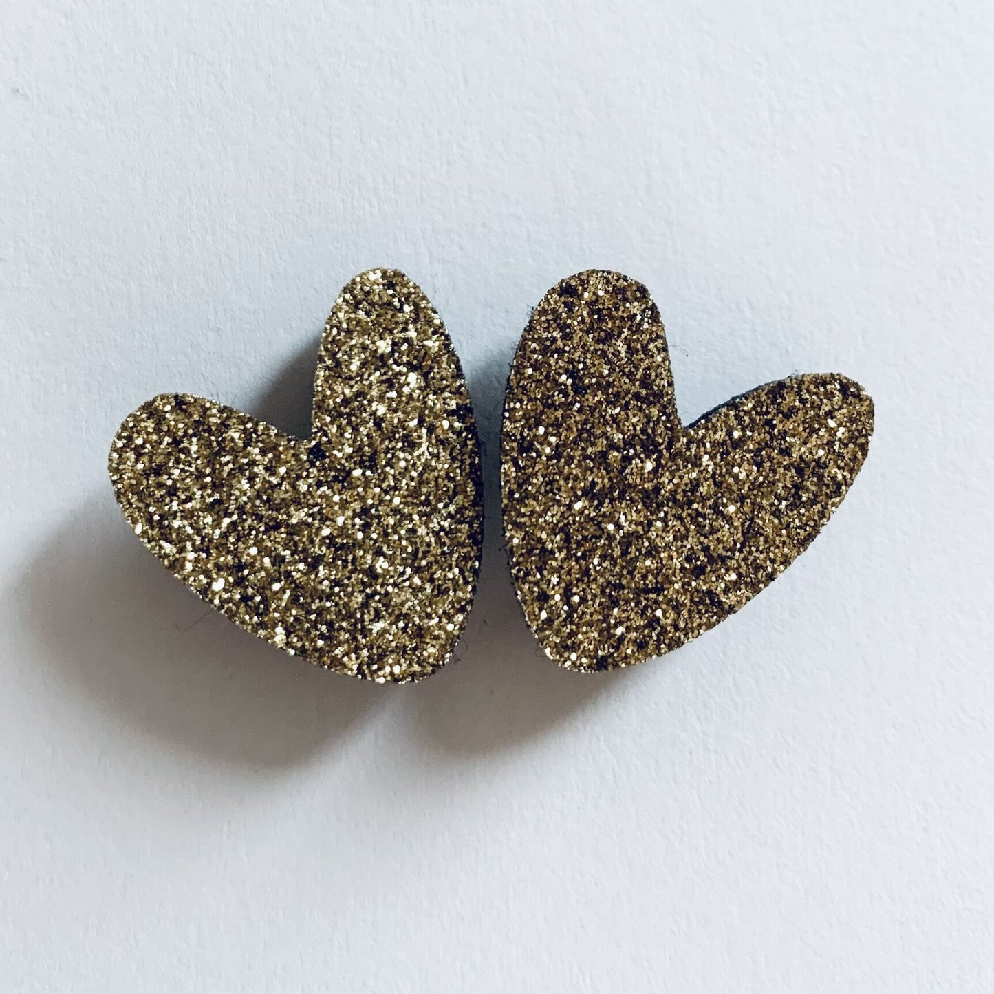 Pin’s Cœurs à partager doré