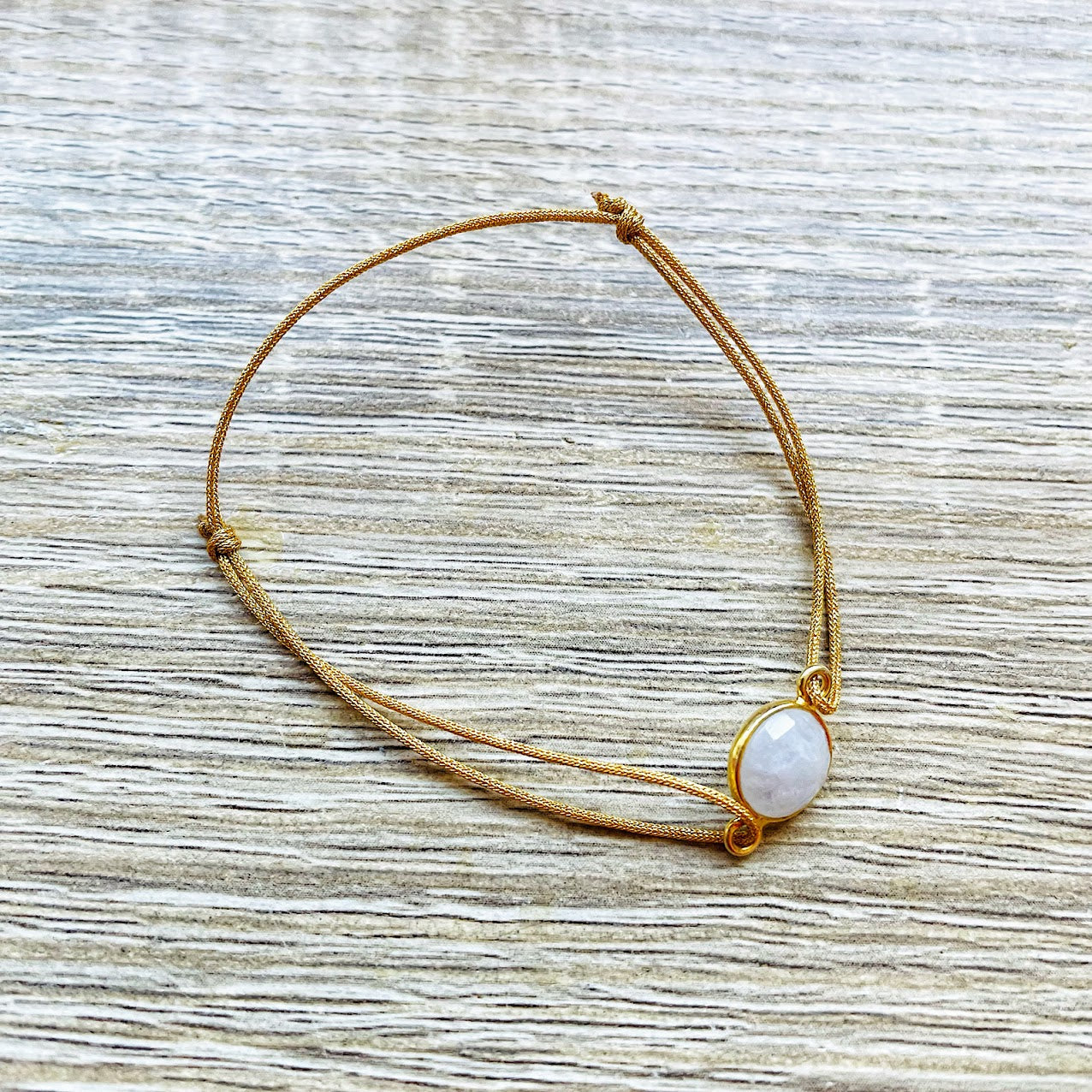 Bracelet Alba doré avec pierres semi-précieuses