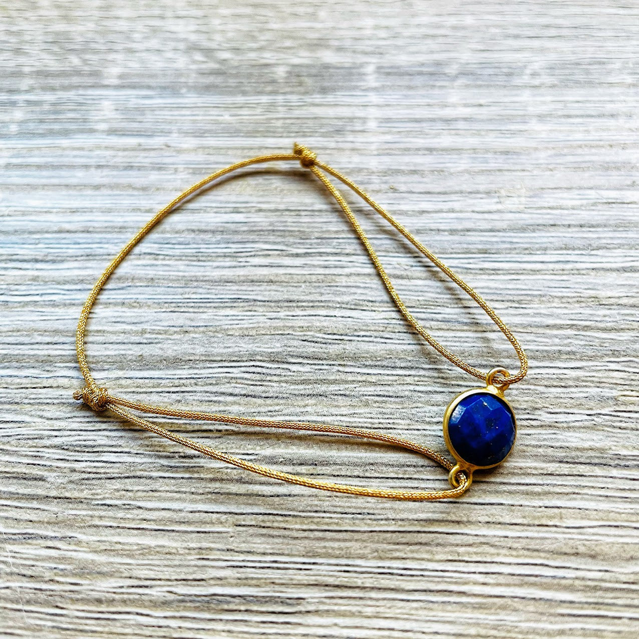 Bracelet Alba doré avec pierres semi-précieuses
