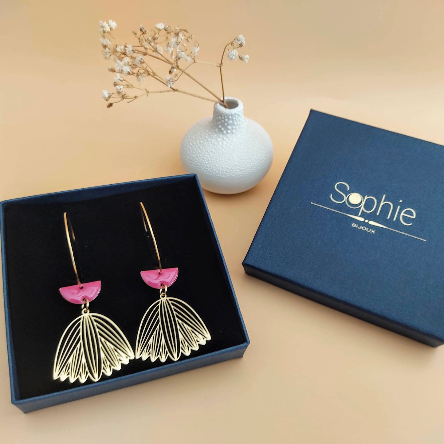 Boucles d’oreilles La malicieuse fuschia