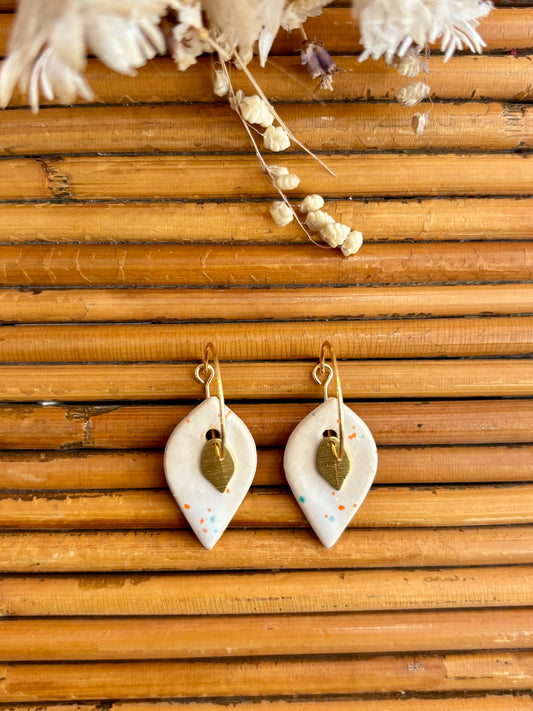Boucles d'oreilles en céramique larme tachetée