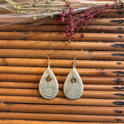 Boucles d'oreilles en céramique œil nuances vertes