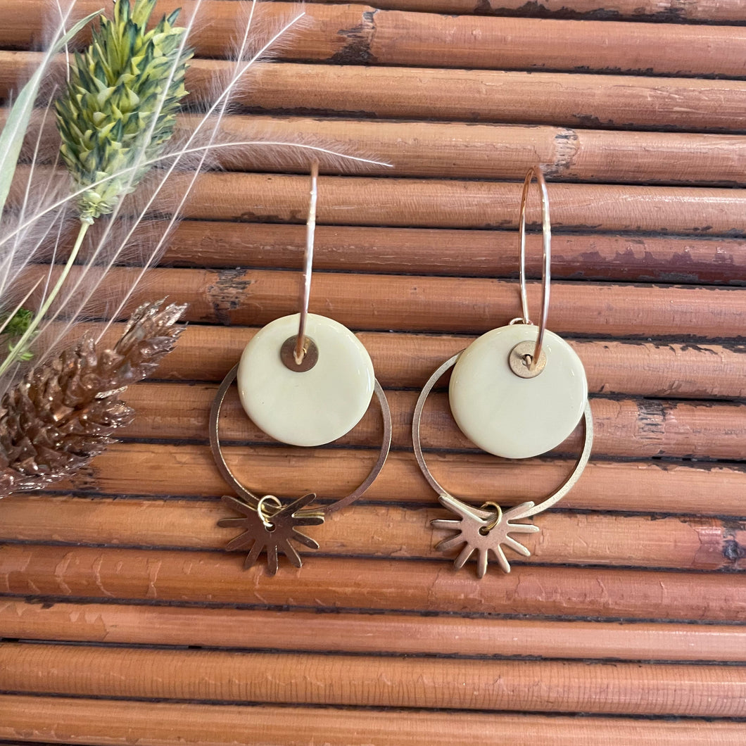 Boucles d'oreilles en céramique duo rond jaune pastel