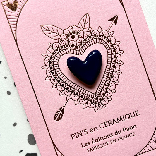 Pin’s en céramique cœur bleu marine