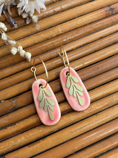 Boucles d'oreilles en céramique planche rose saumon