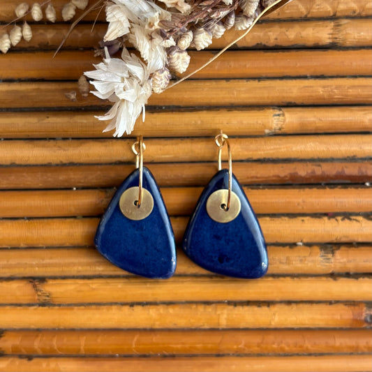 Boucles d'oreilles en céramique triangle bleu
