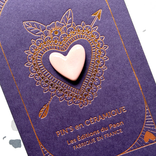 Pin’s en céramique cœur rose pastel