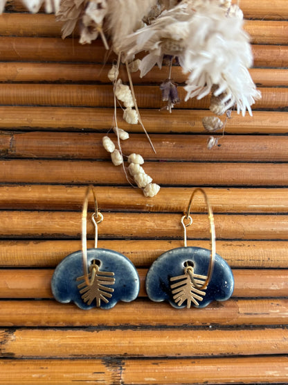 Boucles d'oreilles en céramique nuances bleutées