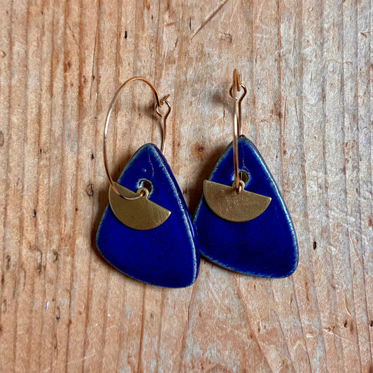 Boucles d'oreilles en céramique triangle bleu