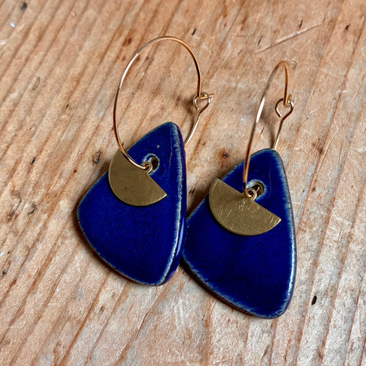 Boucles d'oreilles en céramique triangle bleu