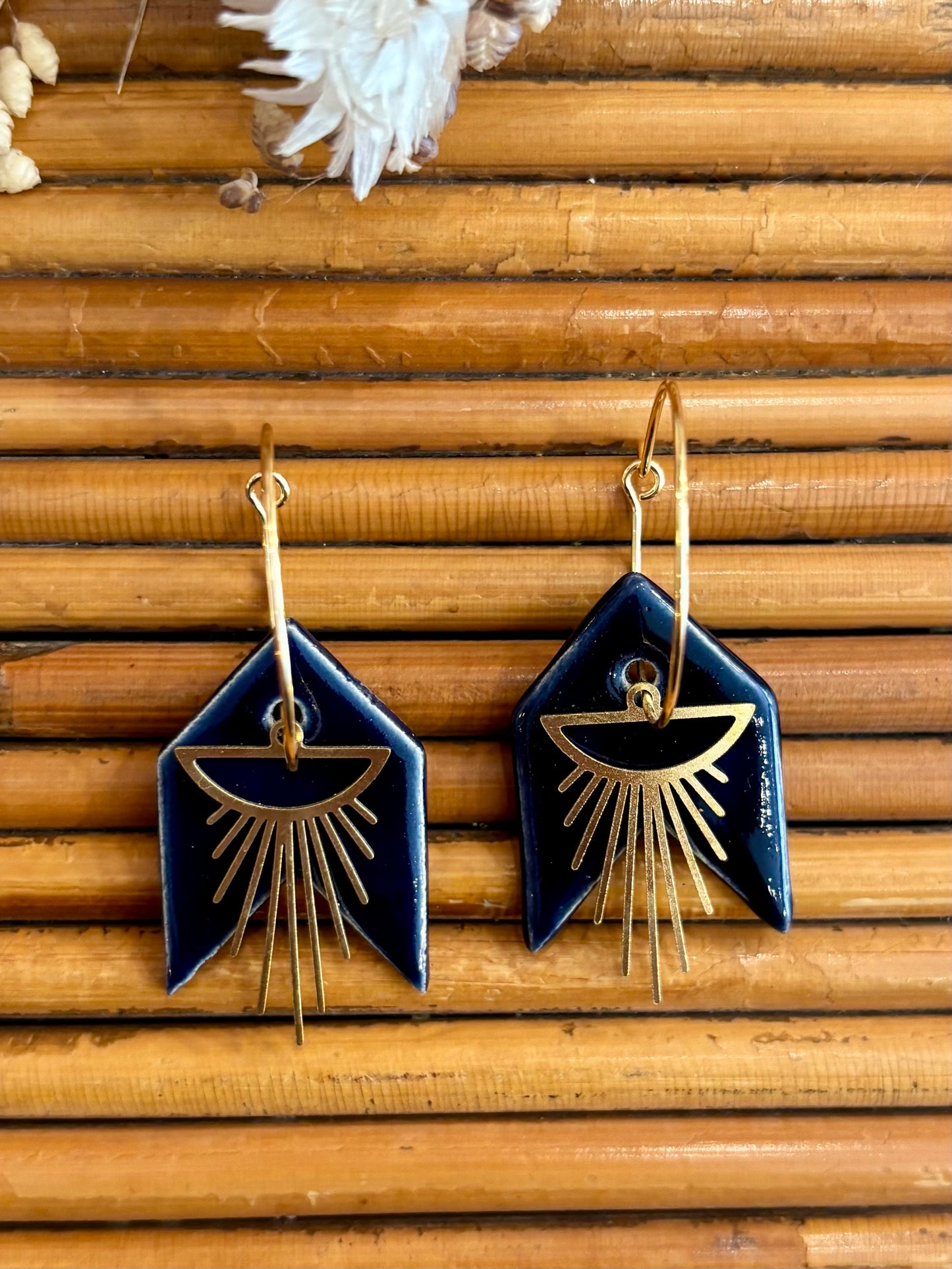 Boucles d'oreilles en céramique flèche bleu