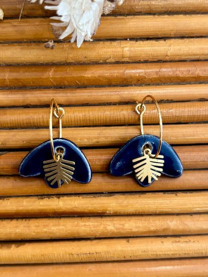 Boucles d'oreilles en céramique feuille bleu