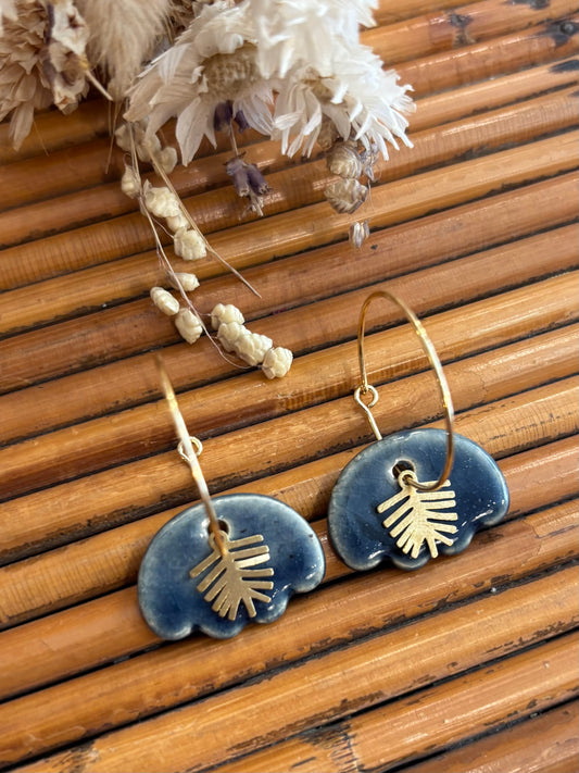 Boucles d'oreilles en céramique nuances bleutées