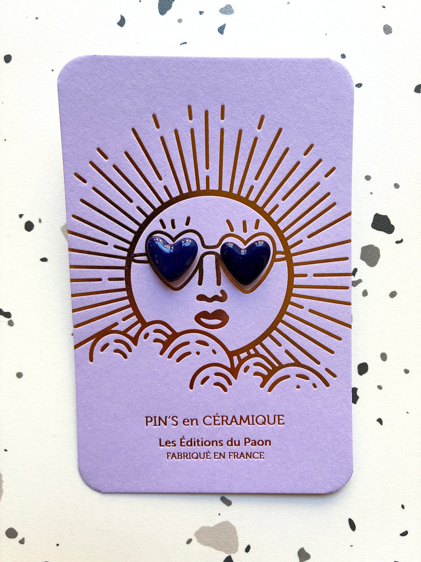Pin’s en céramique petits cœurs sunshine bleu nuit
