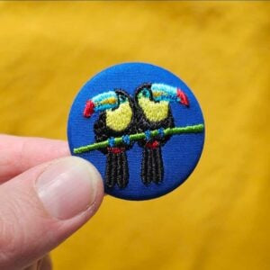Broche petit format Les toucans