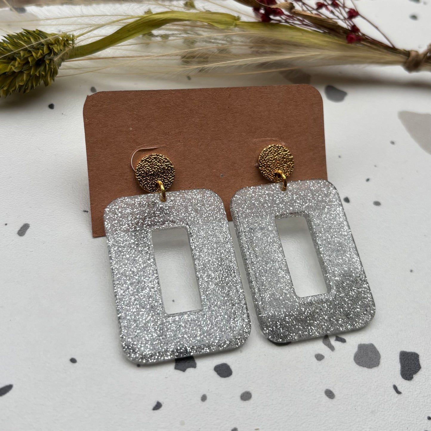 Boucles d’oreilles Carla blanches paillettées