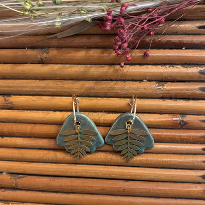 Boucles d'oreilles en céramique feuille verte