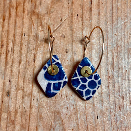 Boucles d'oreilles en céramique bicolore bleu beige