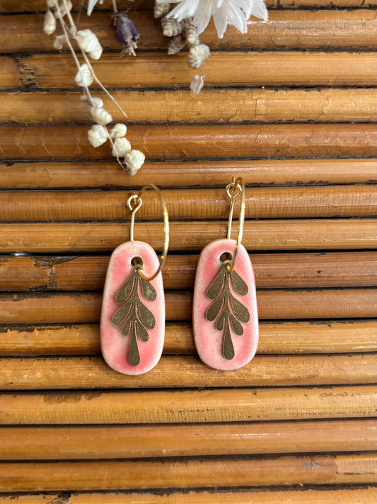 Boucles d'oreilles en céramique planche rose saumon