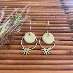Boucles d'oreilles en céramique duo rond jaune pastel