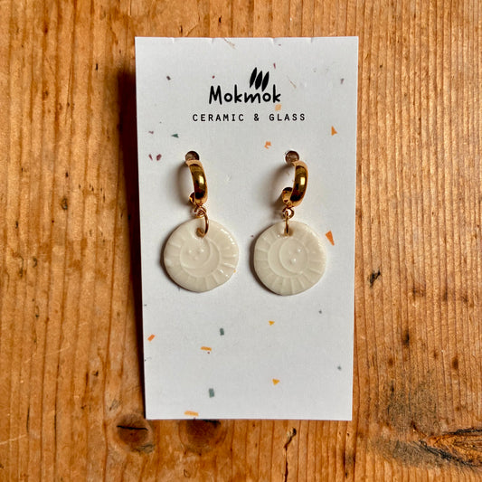 Boucles d'oreilles en céramique lune blanc