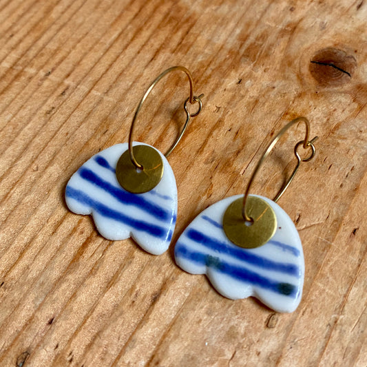 Boucles d'oreilles en céramique vagues bleu blanc