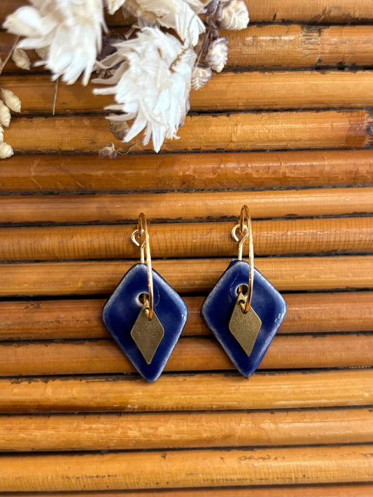 Boucles d'oreilles en céramique losange bleu
