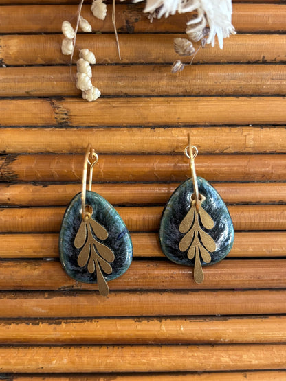 Boucles d'oreilles en céramique goutte vert bouteille