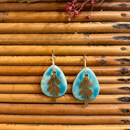 Boucles d'oreilles en céramique galet nuances vertes