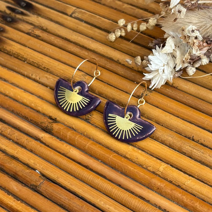 Boucles d'oreilles en céramique bascule violette et éventail