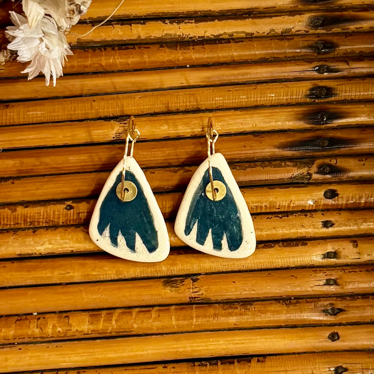 Boucles d'oreilles en céramique triangle beige et vert