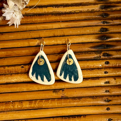 Boucles d'oreilles en céramique triangle beige et vert