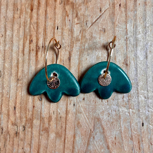 Boucles d'oreilles en céramique vagues vert profond