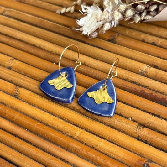 Boucles d'oreilles en céramique galet bleu et queue de poisson