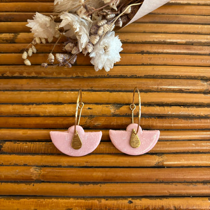 Boucles d'oreilles en céramique bascule rose