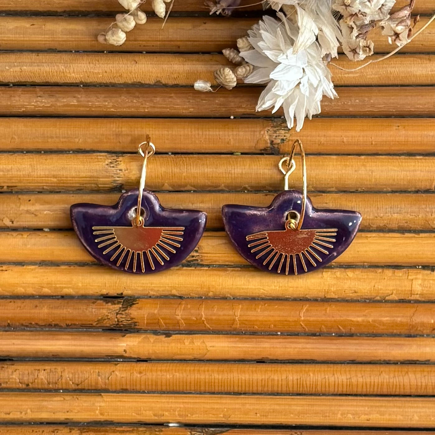 Boucles d'oreilles en céramique bascule violette et éventail
