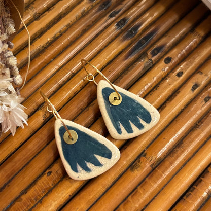 Boucles d'oreilles en céramique triangle beige et vert